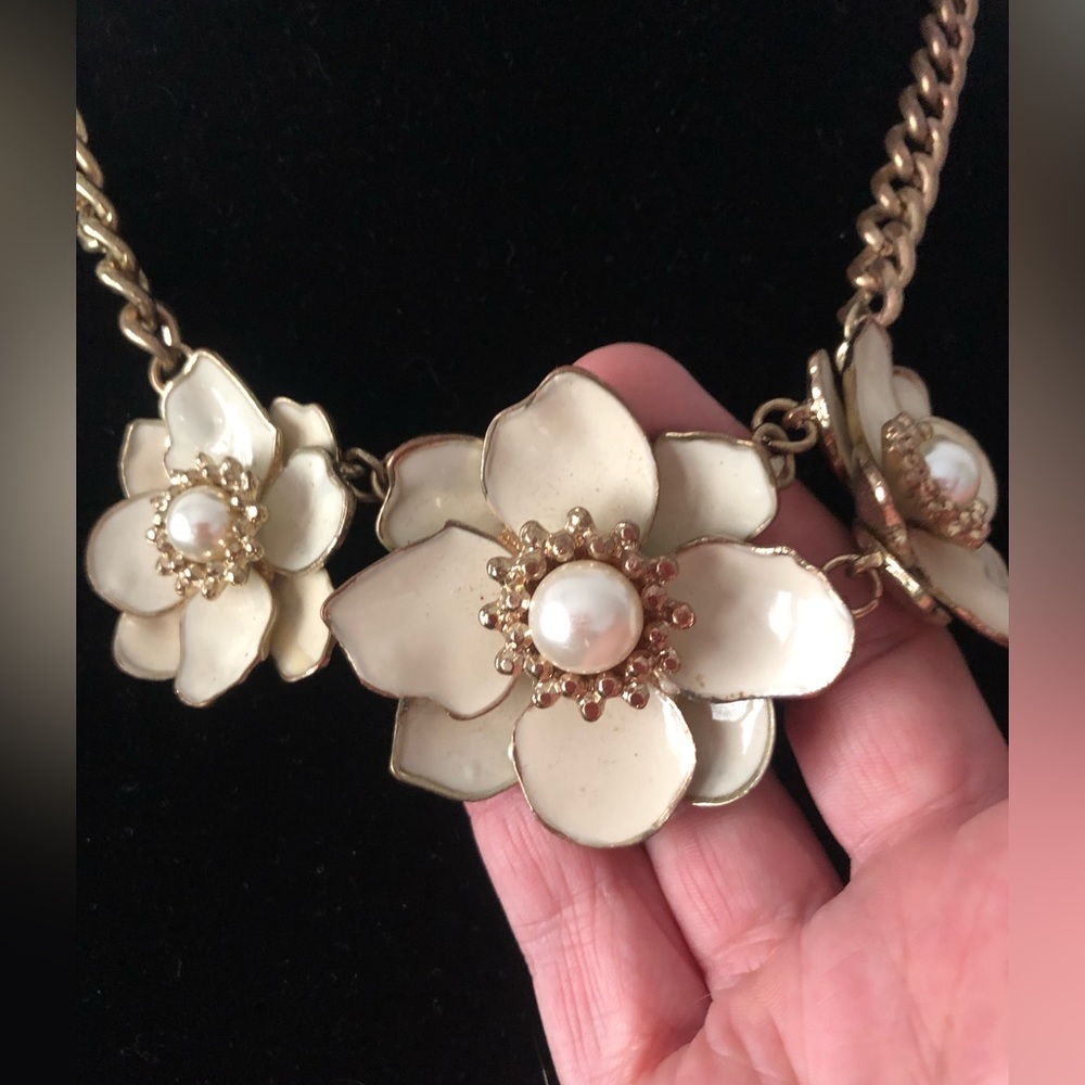 Vintaged Statement Necklace Enamel Flowers Gold tone Cuban chunky chain - Picture 12 of 12